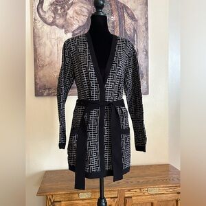 Sioni Heavy Cardigan Sweater Medium Black & White Labyrinthine Geometric Pattern